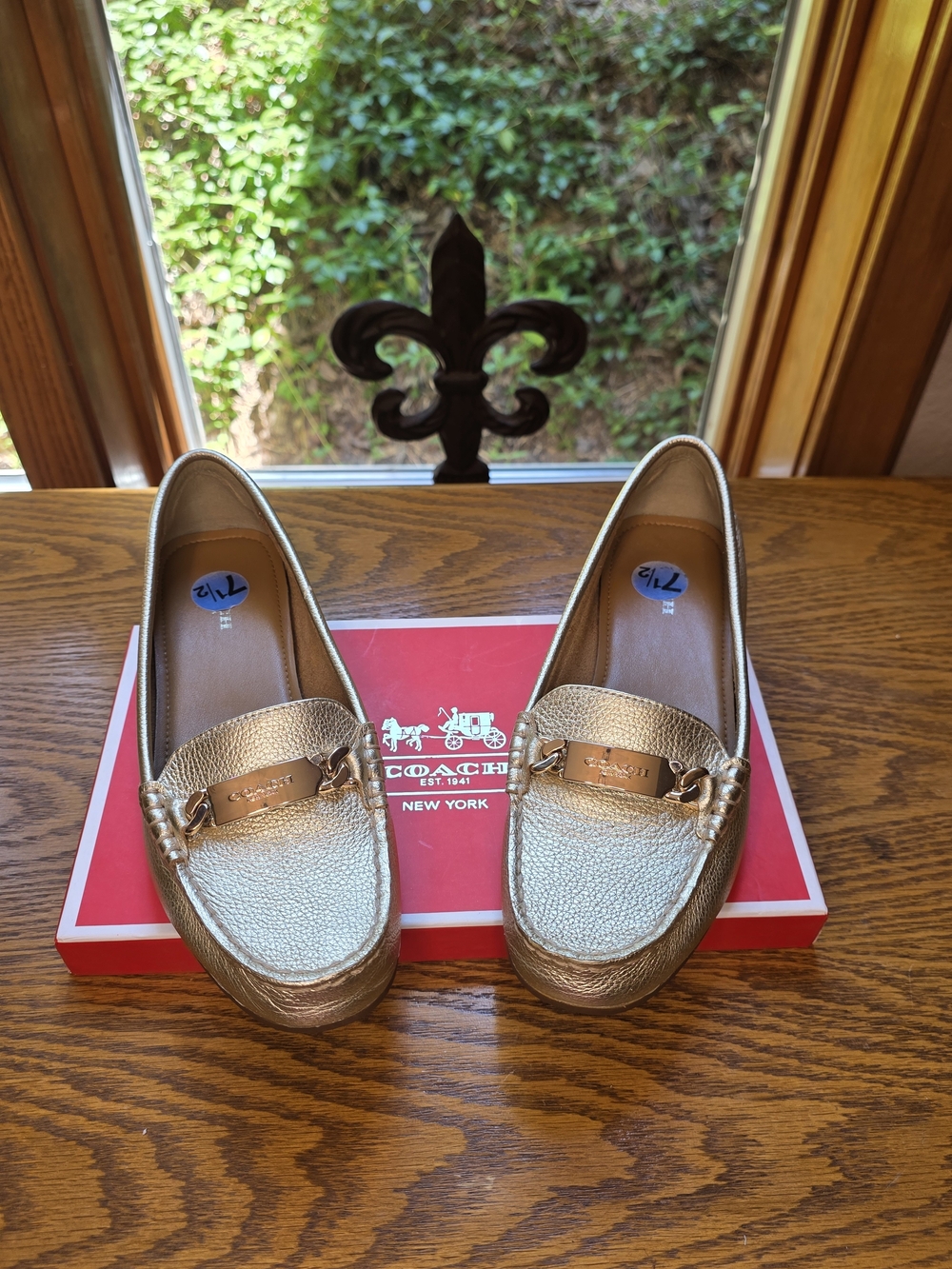 Coach Women's Metallic Gold Leather Driving Loafers Sz 7.5